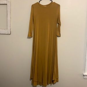Quarter sleeve maxi dress